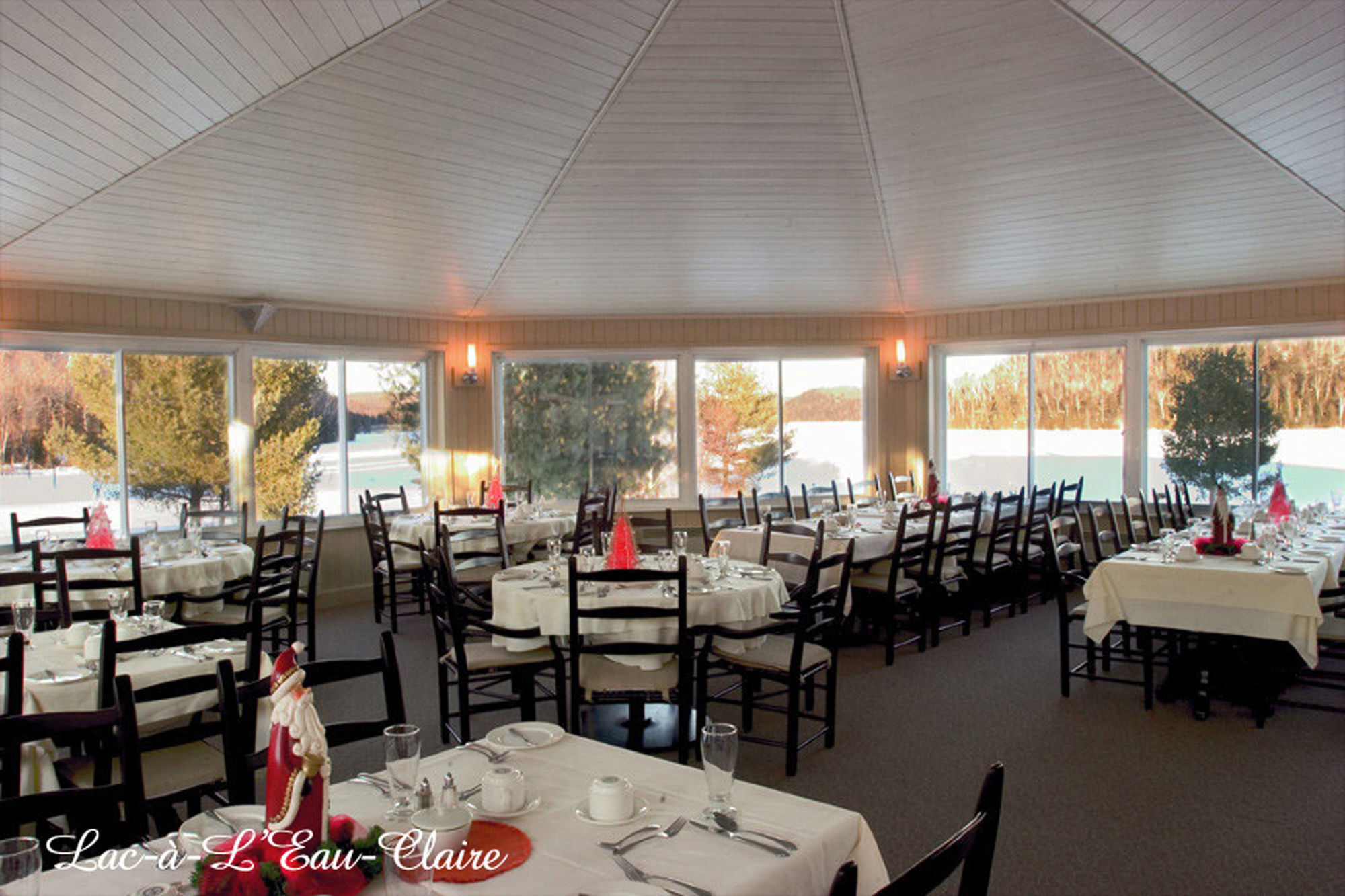 Auberge Du Lac-A-L'Eau-Claire Saint-Alexis-des-Monts Exterior photo