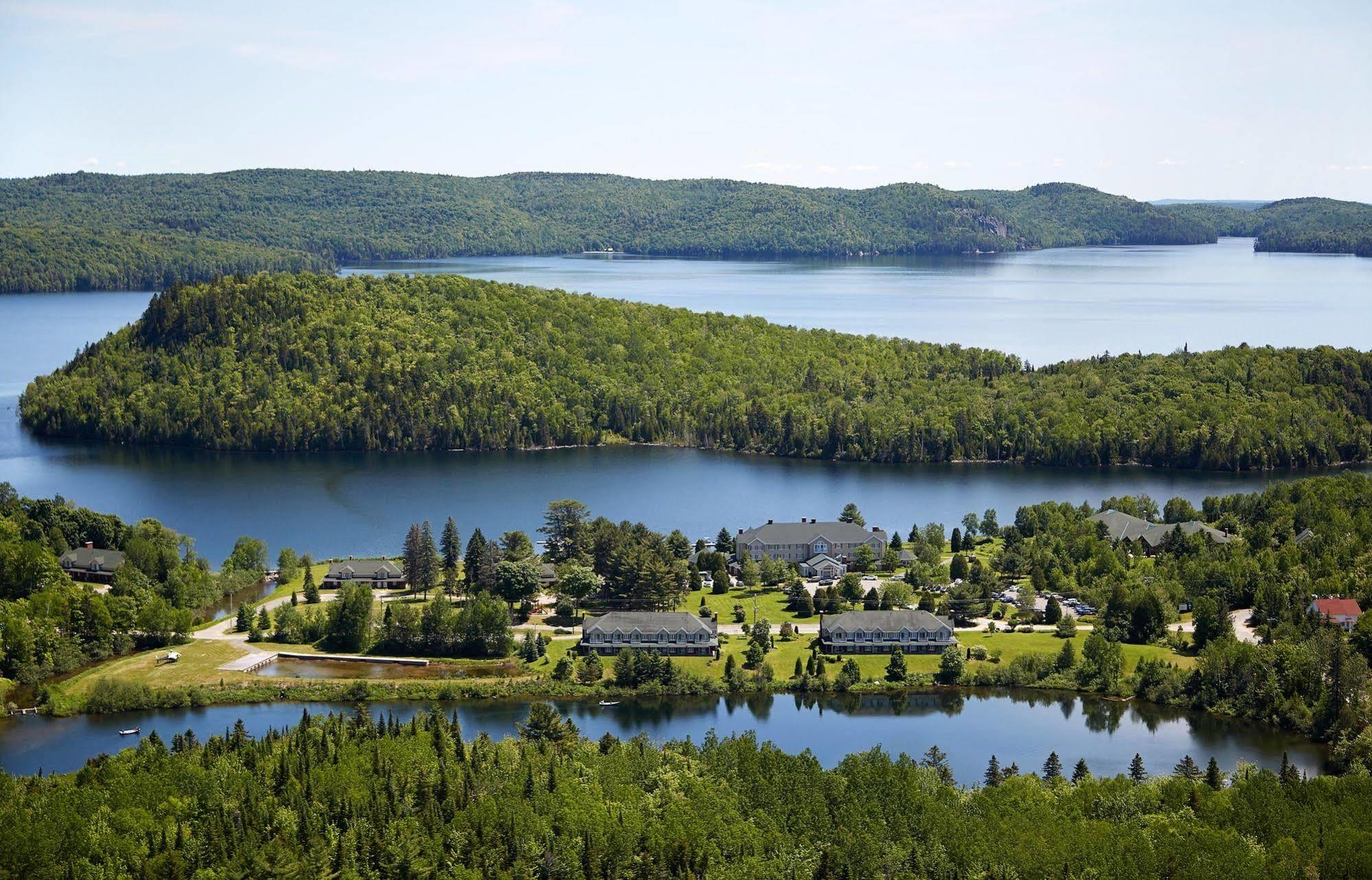 Auberge Du Lac-A-L'Eau-Claire Saint-Alexis-des-Monts Exterior photo