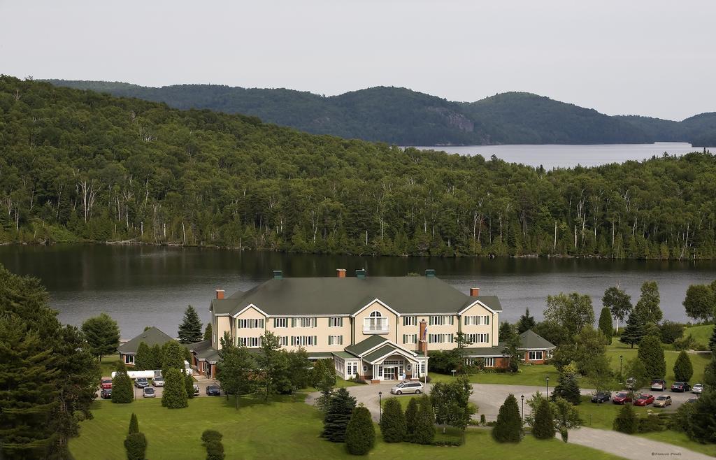 Auberge Du Lac-A-L'Eau-Claire Saint-Alexis-des-Monts Exterior photo